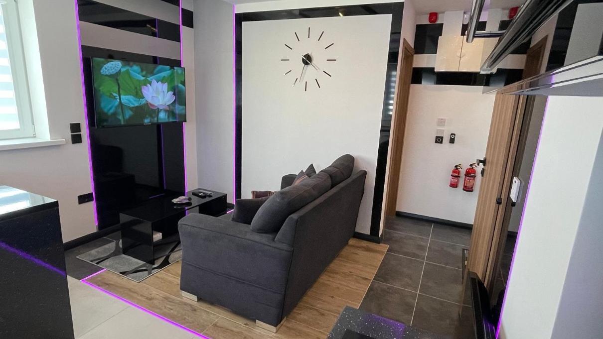 #5 Tgha Luxury One Bedroom Apartment In アスローン エクステリア 写真